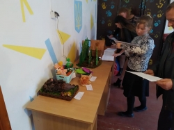 В молодіжному центрі "Січ" відбувся конкурс іграшок та сувенірів.